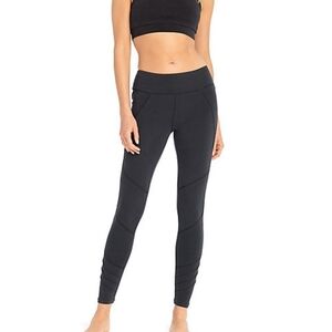 NWT synergy organic transit legging size xs